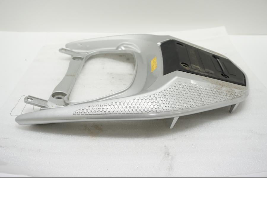 Vänster sida på Pakethållare från en Honda XL 1000 V -2008 motorcykel.