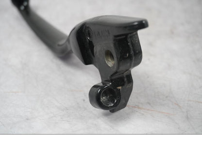 Snett nerifrån på Bromsgrepp från en H-D Touring Street Glide FLHX -2009 motorcykel.