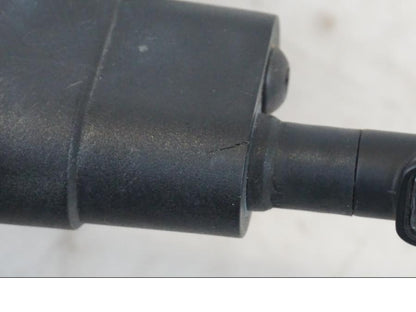 Extrabild1 på Skylthållare från en Triumph Speed Triple -2021 motorcykel.