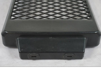 Vänster sida på Vattenkylgaller från en Suzuki VL 800 -2002 motorcykel.