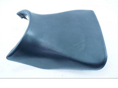 Baksidan på Sadel från en Yamaha YZF 1000 R -1997 motorcykel.