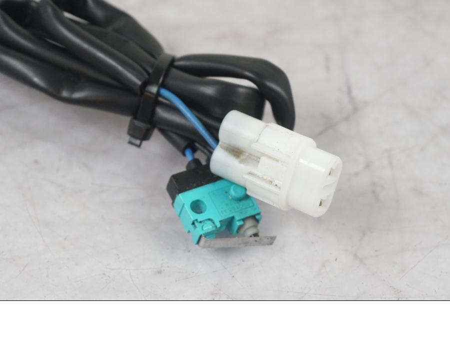 Baksidan på Kopplingskontakt från en KTM 1290 Super Adventure S -2022 motorcykel.