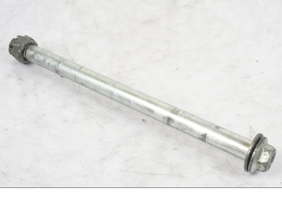 Framsidan på Axel från en Kawasaki KL 650A -1987 motorcykel.