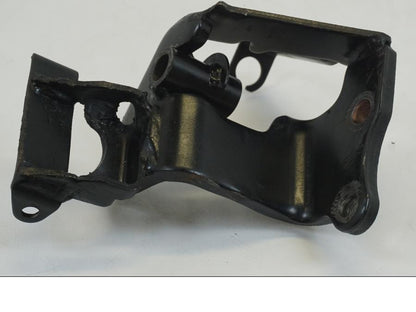 Höger sida på Fotplattefäste från en Yamaha XVS 1100 -2003 motorcykel.