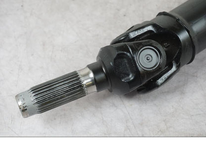 Snett nerifrån på Kardanaxel från en BMW K 1600 GTL -2015 motorcykel.