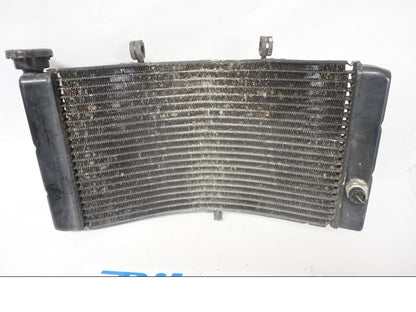 Baksidan på Vattenkyl från en Honda CBR 900 RR -1997 motorcykel.