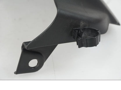 Snett uppifrån på Svingskärm från en Suzuki GSX-R 750 -2009 motorcykel.