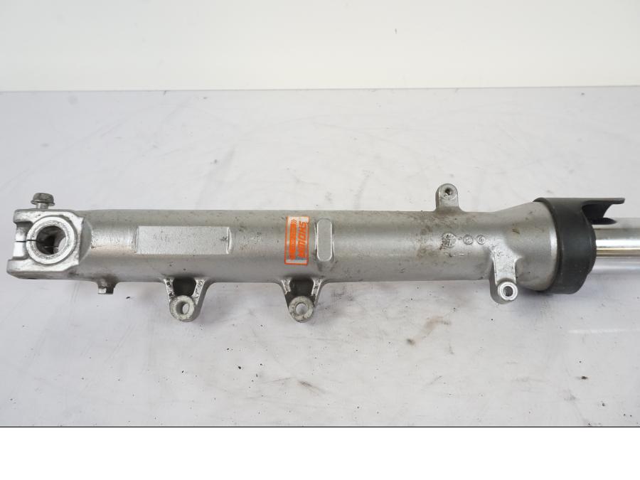 Höger sida på Gaffelben från en Honda VFR 750 -1994 motorcykel.