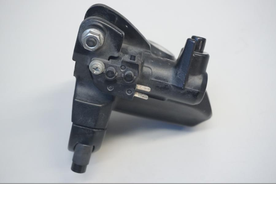 Höger sida på Bromshuvudcylinder från en Kawasaki Versys 1000 -2015 motorcykel.