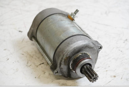 Framsidan på Startmotor från en Aprilia Tuono V4R -2018 motorcykel.