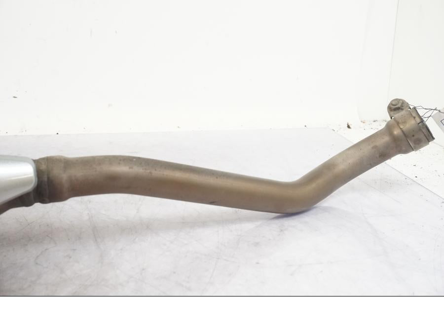 Snett uppifrån på Ljuddämpare från en Yamaha XT 660 R -2007 motorcykel.