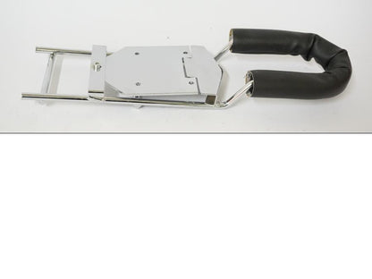 Vänster sida på Sissybar från en Yamaha XVS 1100 -2007 motorcykel.