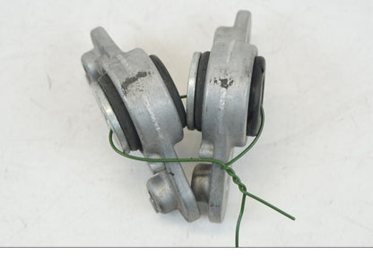 Höger sida på Bensintankfäste från en Yamaha XT 1200 A -2010 motorcykel.