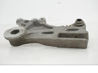 Höger sida på Bromsoksfäste från en Honda CB 500 X -2015 motorcykel.