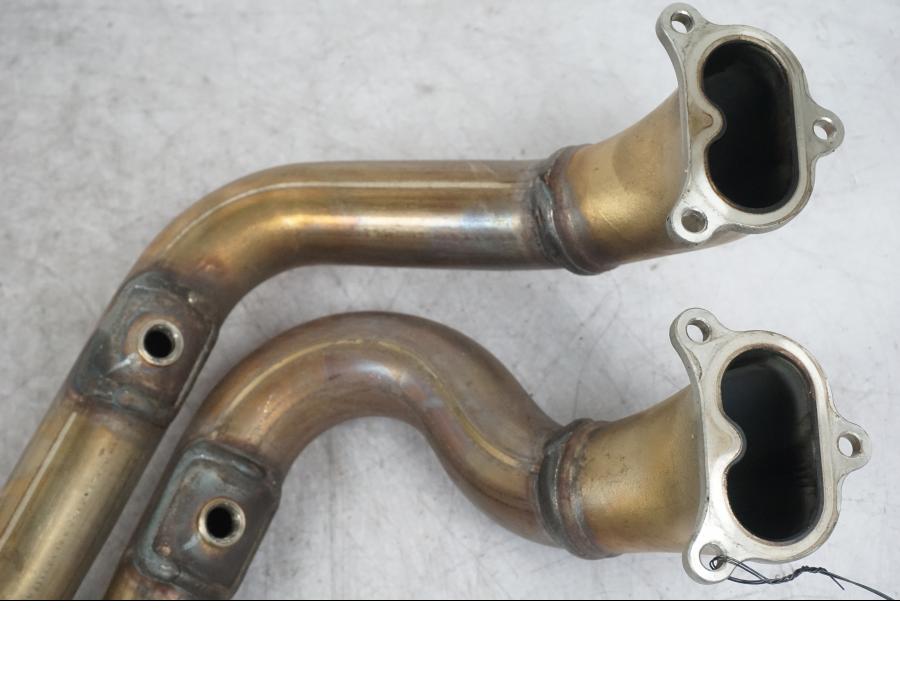 Baksidan på Grenrör från en Ducati Multistrada V4 -2024 motorcykel.