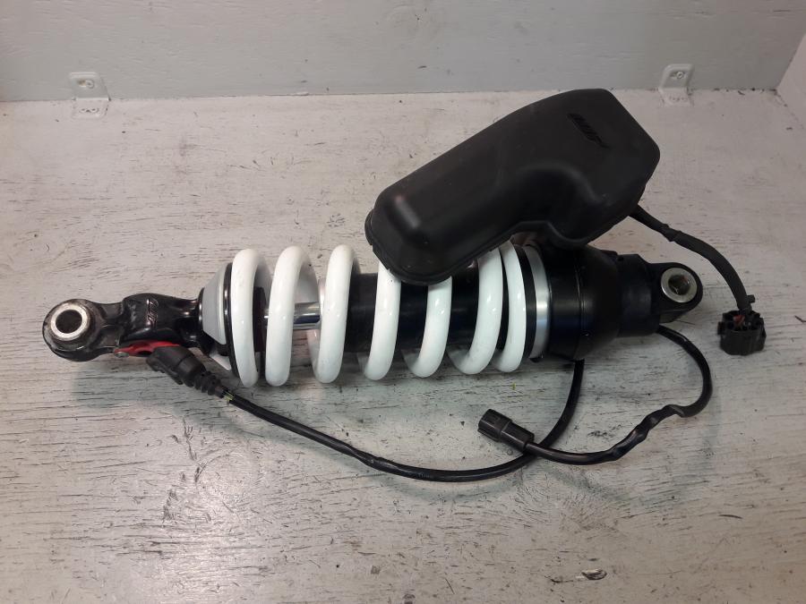 Framsidan på Stötdämpare från en KTM 1290 Super Duke -2016 motorcykel.