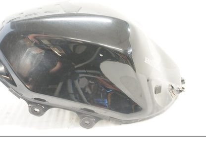 Vänster sida på Bensintank från en Honda CBR 500 R -2013 motorcykel.