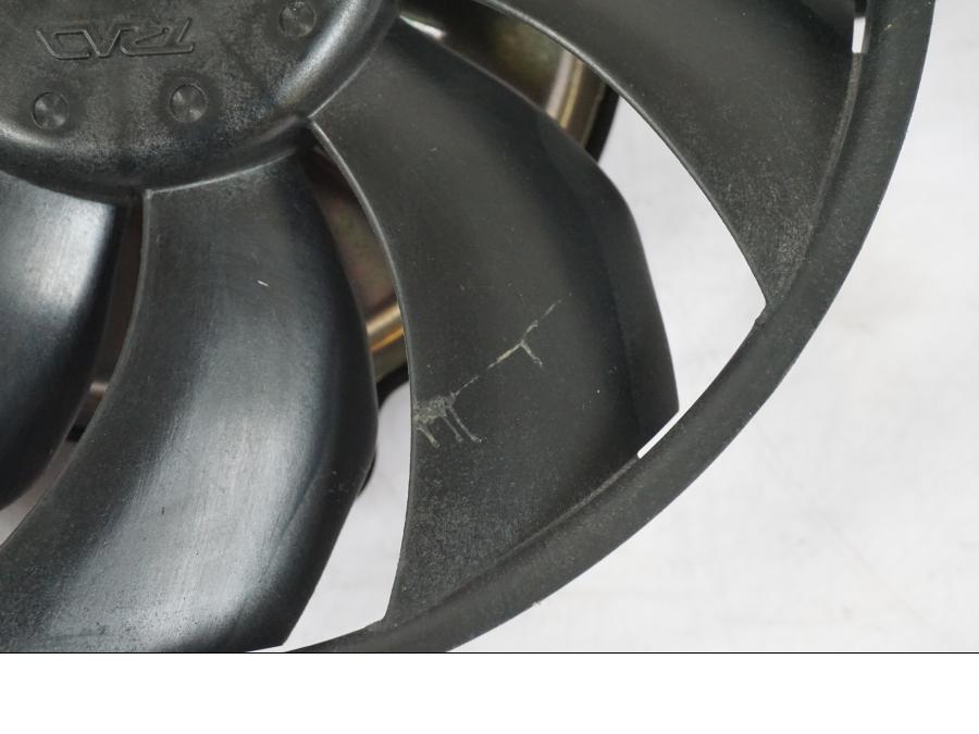 Baksidan på Vattenkylfläkt från en Suzuki GSX-R 600 -2007 motorcykel.