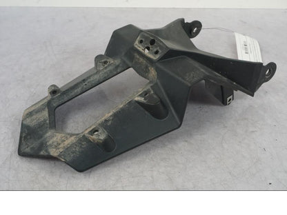 Vänster sida på Skylthållare från en KTM 1290 Super Adventure R -2018 motorcykel.