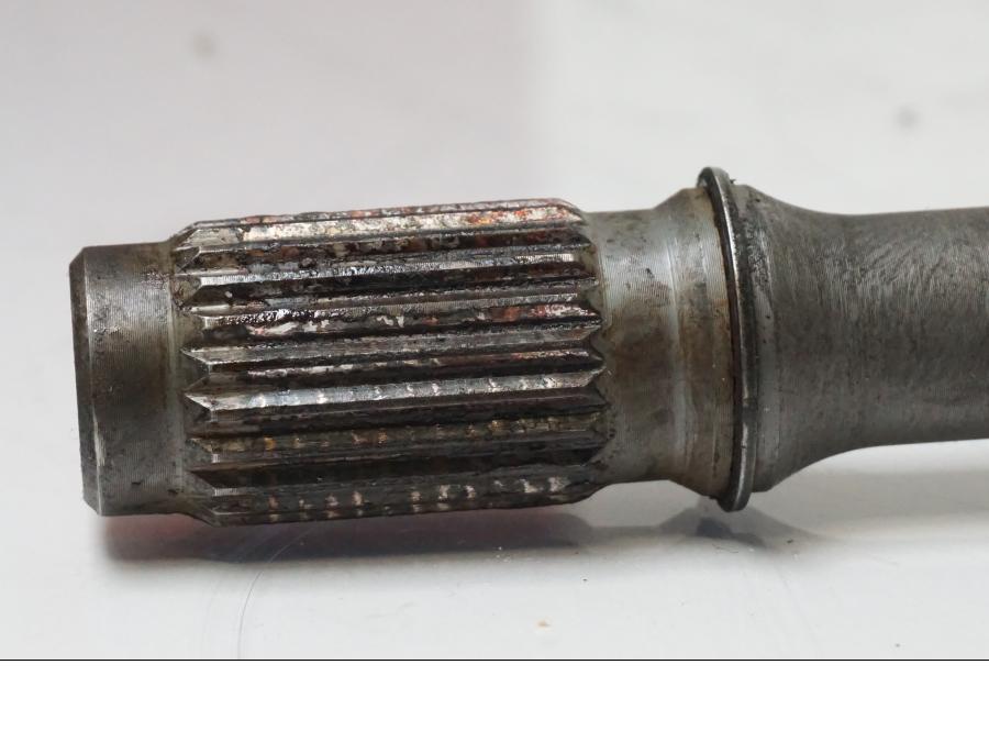 Snett uppifrån på <p>Kardanaxel från Yamaha BT 1100 2002.</p>

<p>Med fjäder.</p> motorcykel.