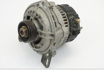 Baksidan på Generator från en BMW R 1150 R -2002 motorcykel.