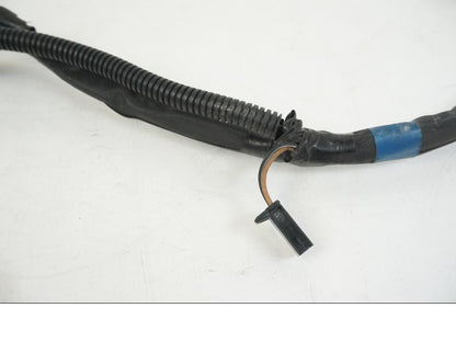 Snett nerifrån på Kabelstam från en Suzuki GSX-R 750 -2001 motorcykel.