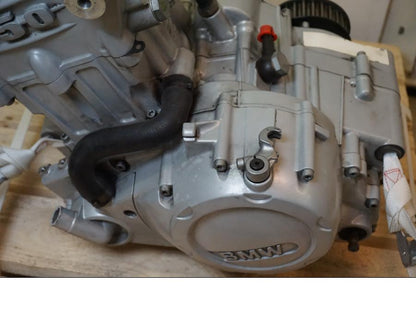 Baksidan på Motor från en BMW F 650 CS -2002 motorcykel.