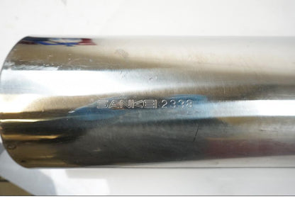 Baksidan på Ljuddämpare från en Honda CBR 1100 XX -2000 motorcykel.