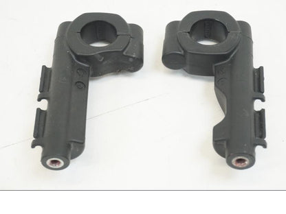 Baksidan på Handskyddsbågar från en Ducati Hyperstrada -2013 motorcykel.