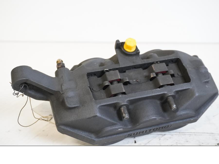 Baksidan på Bromsok från en Yamaha YZF 750 R -1994 motorcykel.