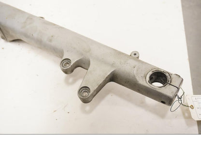 Baksidan på Gaffelben från en BMW R 1150 RS -2002 motorcykel.