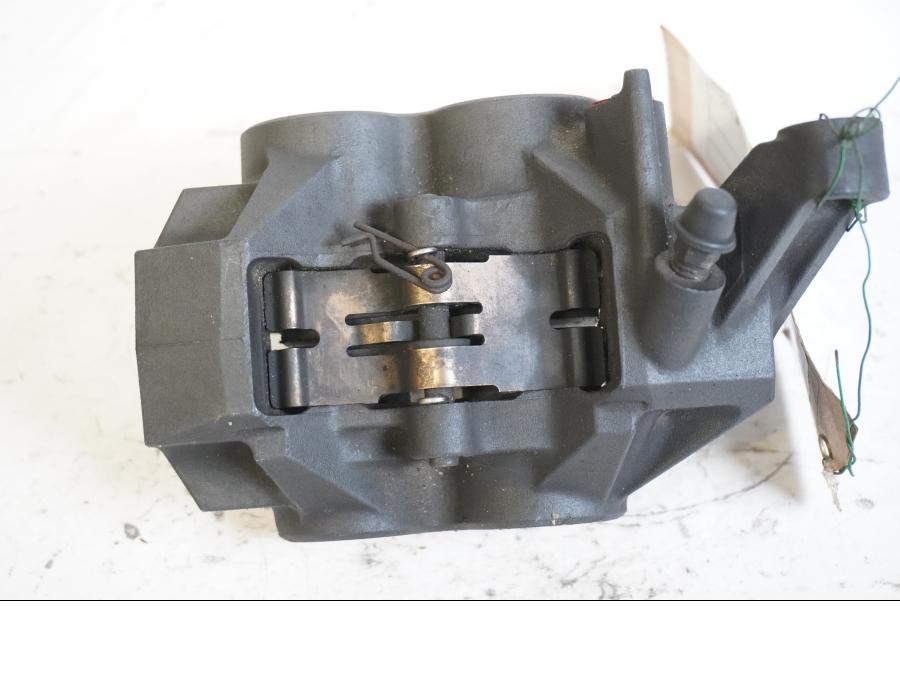 Baksidan på Bromsok från en Yamaha BT 1100 -2002 motorcykel.