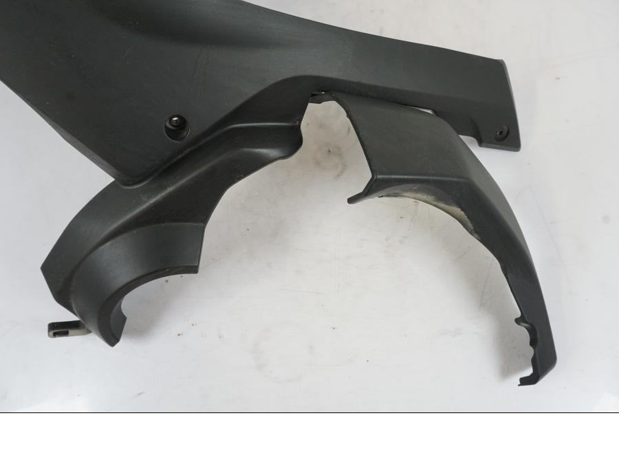 Snett uppifrån på Magkåpa från en Honda VFR 1200 -2010 motorcykel.