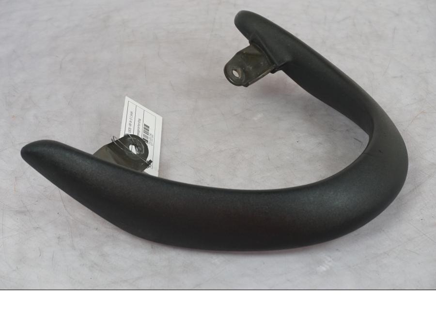 Vänster sida på Passagerarhandtag från en Suzuki SV 650 -1999 motorcykel.