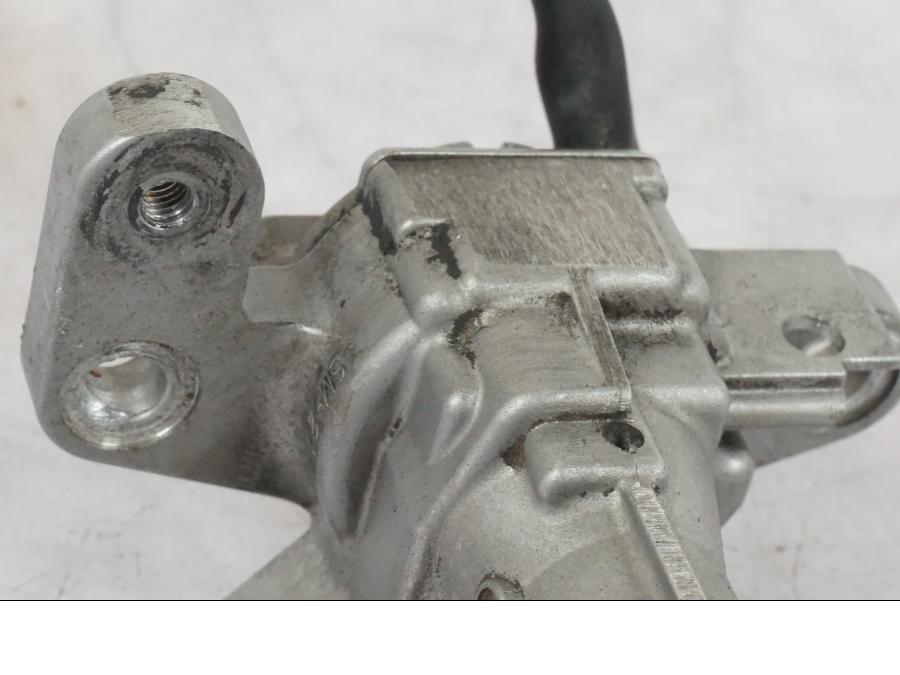 Höger sida på Tändningslås från en Suzuki GSX-S 1000 -2017 motorcykel.