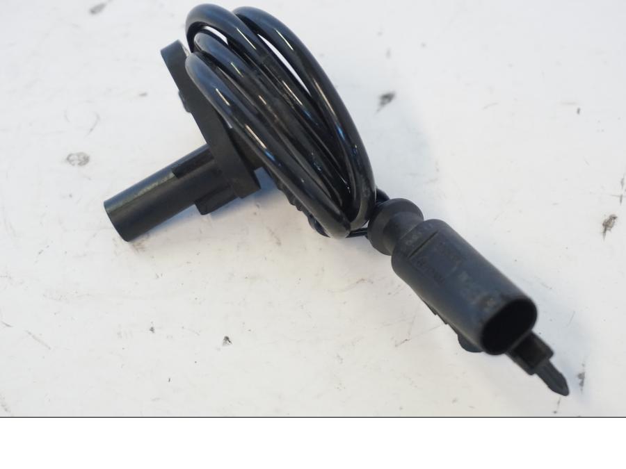 Extrabild1 på ABS givare från en Kawasaki ER-6N -2012 motorcykel.