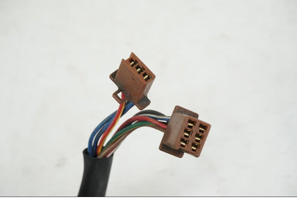 Snett uppifrån på Styrelreglage från en Yamaha XJR 1300 -2002 motorcykel.