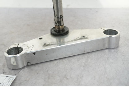 Snett nerifrån på Gaffelkrona från en Kawasaki VN 1500 -1996 motorcykel.