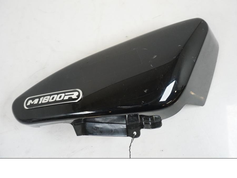 Framsidan på Sidopanel från en Suzuki VZR 1800 -2009 motorcykel.