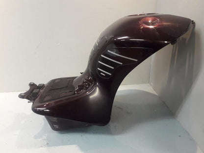 Framsidan på Bensintank från en Kawasaki GTR 1400 -2012 motorcykel.