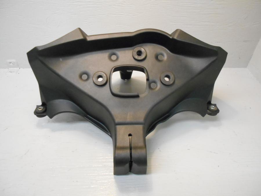 Baksidan på Toppkåpstag från en Yamaha YZF-R 125 -2012 motorcykel.