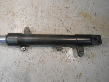 Baksidan på Gaffelben från en Honda CBR 125 R -2007 motorcykel.