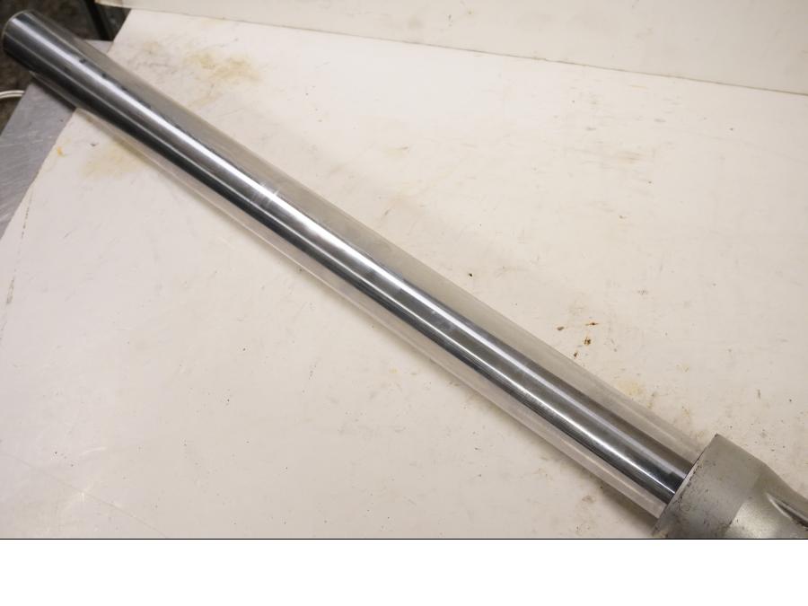 Höger sida på Gaffelben från en Suzuki DR 800 S -1992 motorcykel.