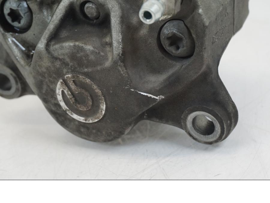 Baksidan på Bromsok från en Ducati Streetfighter V4 -2020 motorcykel.