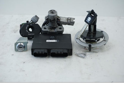 Framsidan på Låssats från en Suzuki DL 1000 -2016 motorcykel.