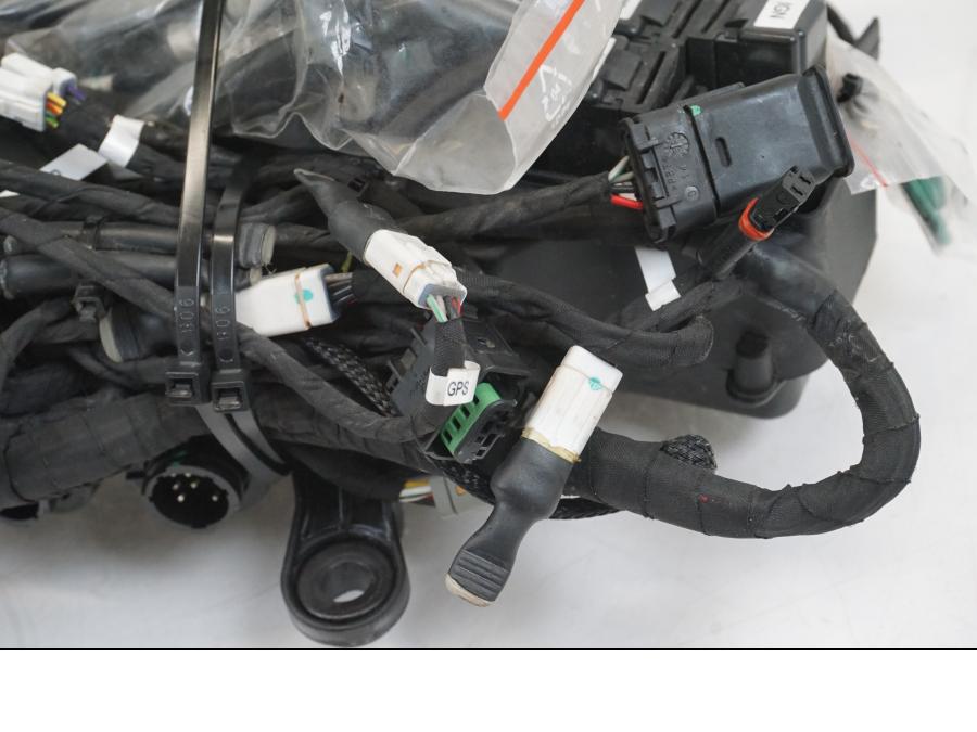 Extrabild2 på Kabelstam från en Ducati Streetfighter V4 -2020 motorcykel.