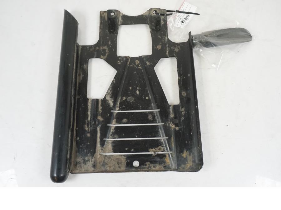 Framsidan på Hasplåt från en Suzuki VZR 1800 -2009 motorcykel.