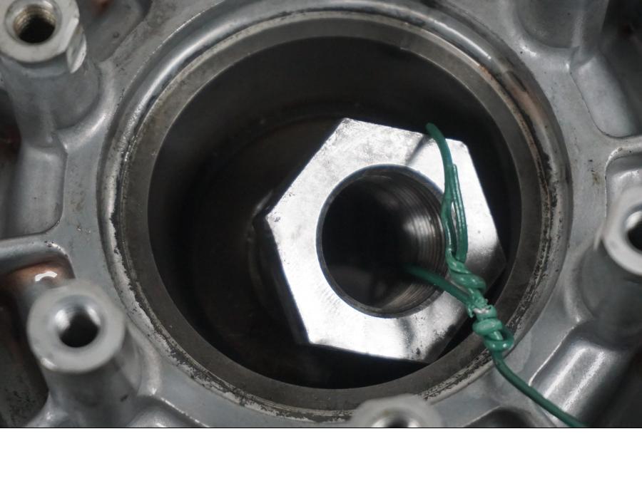 Höger sida på Kopplingskorg från en H-D Softail Standard FXST -2001 motorcykel.