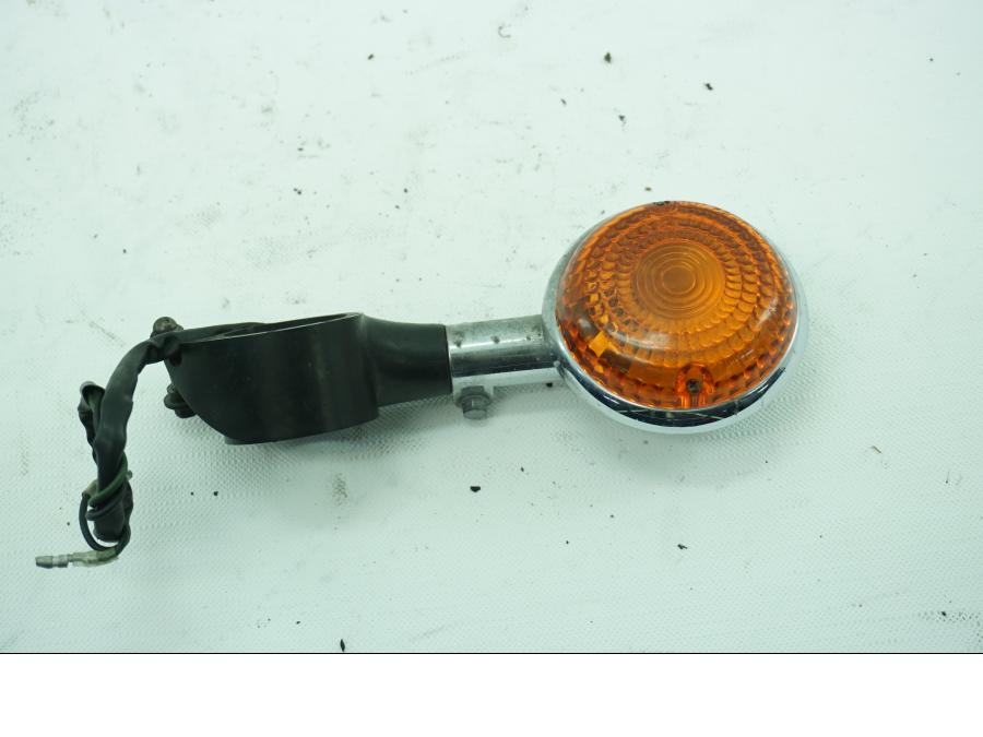 Framsidan på Blinkers från en Yamaha XVS 1100 -2000 motorcykel.