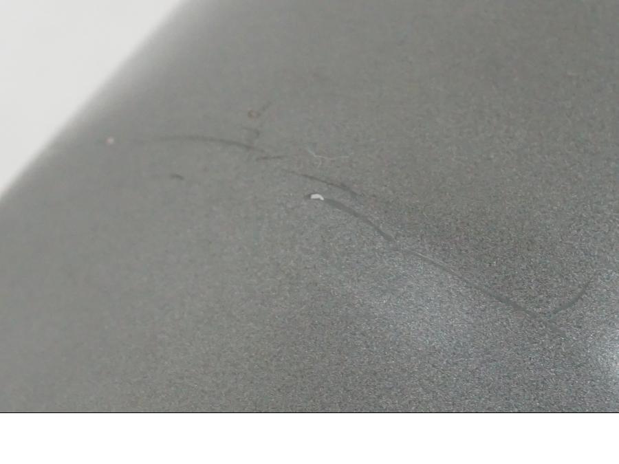 Snett nerifrån på Gaffelben från en H-D Softail FXCW Rocker -2008 motorcykel.